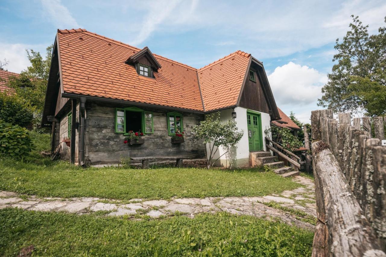 Apartmani Etno Kuca Pod Okicem Samobor Exteriör bild