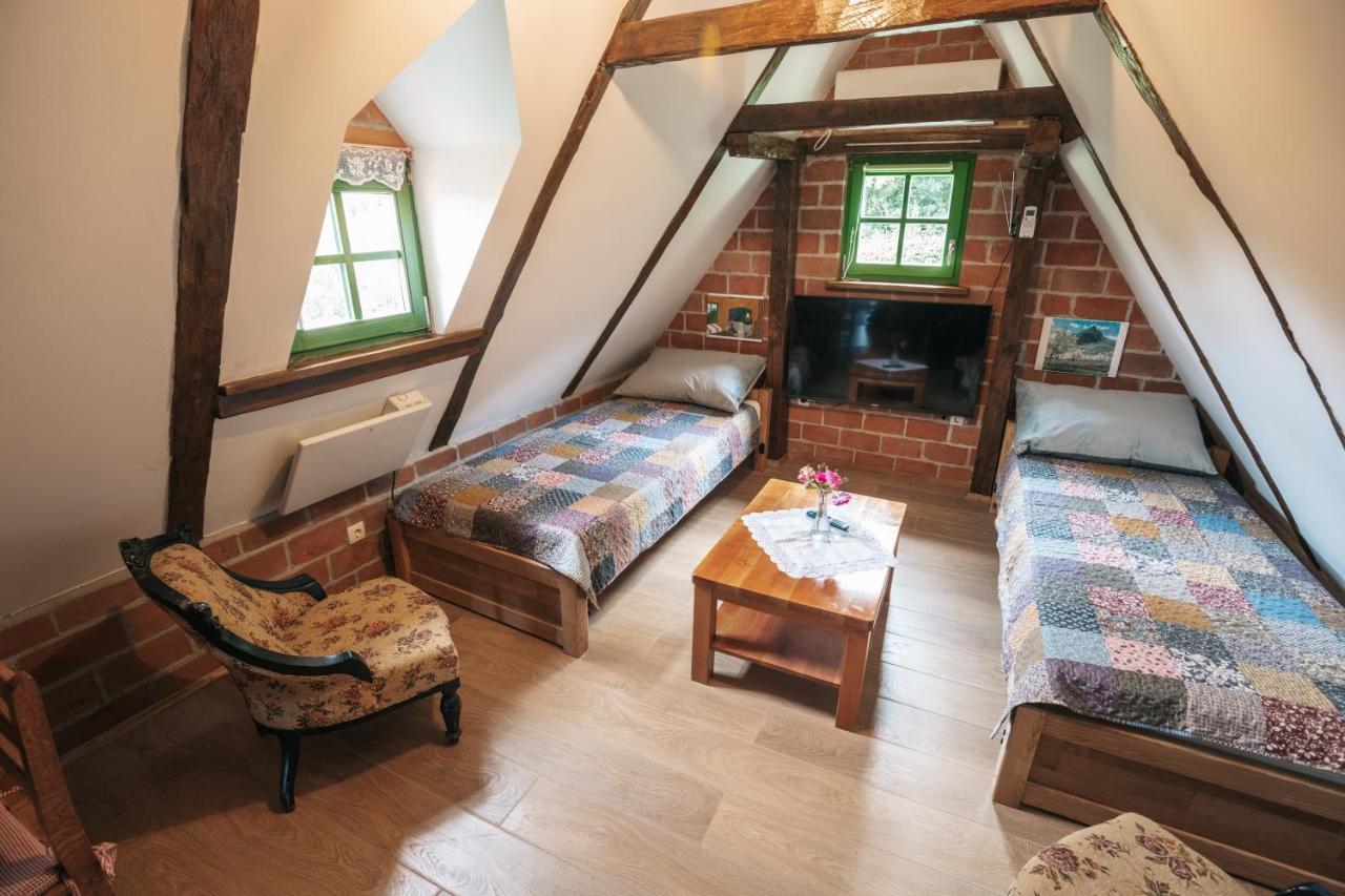 Apartmani Etno Kuca Pod Okicem Samobor Exteriör bild