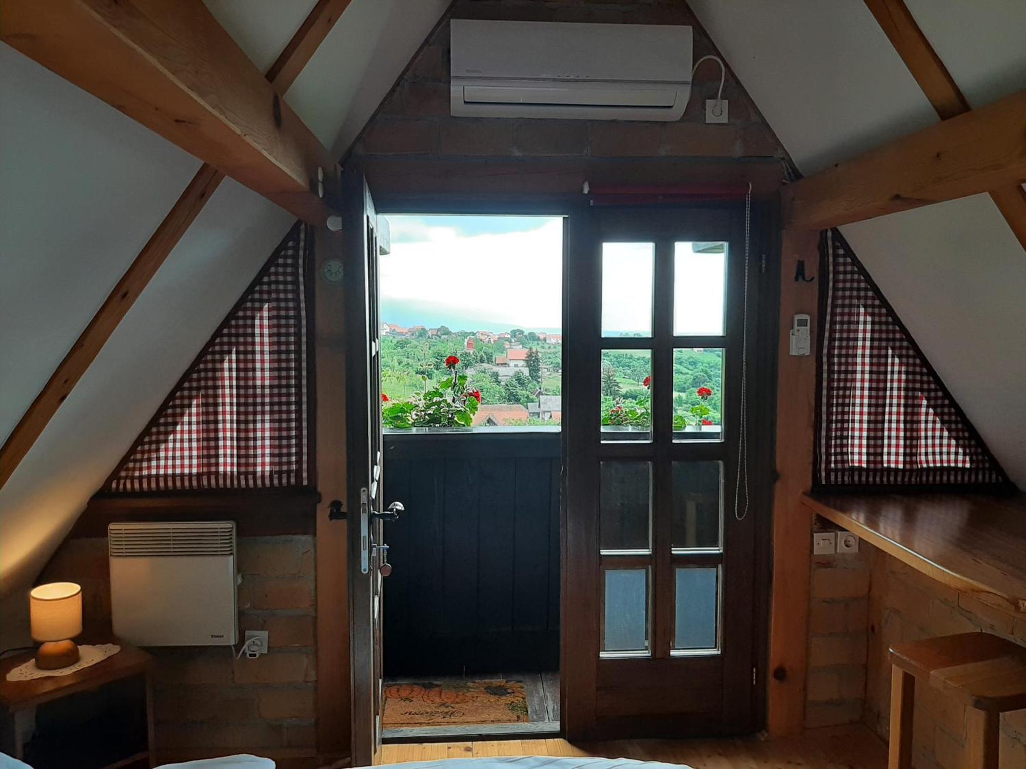 Apartmani Etno Kuca Pod Okicem Samobor Exteriör bild