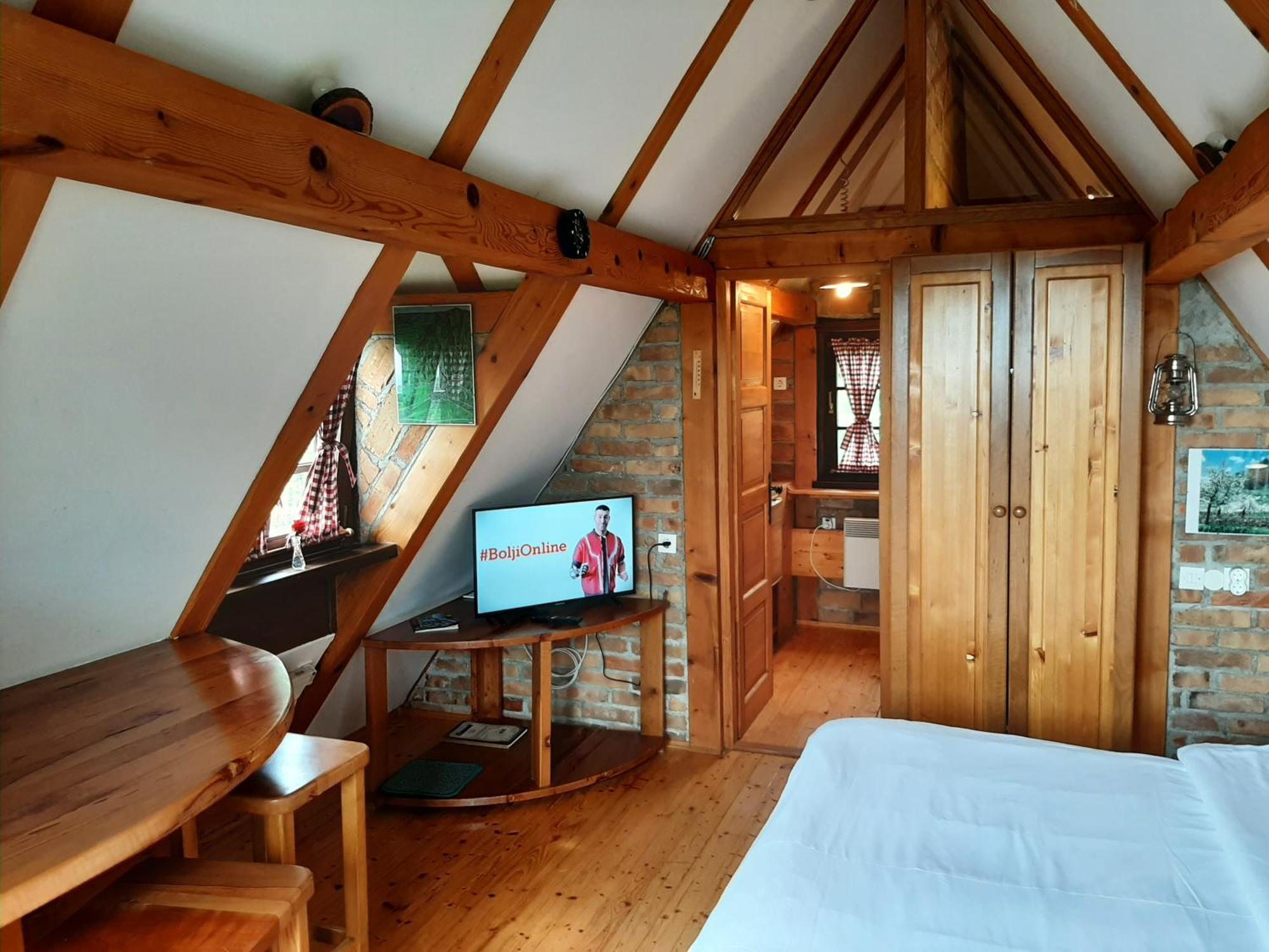 Apartmani Etno Kuca Pod Okicem Samobor Exteriör bild